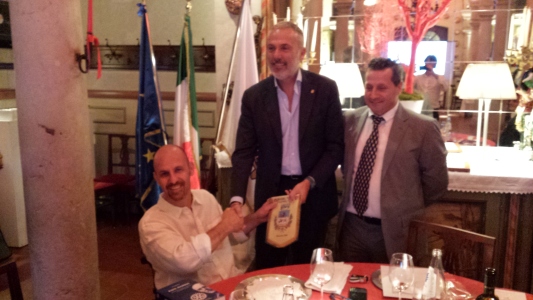 Il Presidente LucaSavardi Danesi (Icaro) con Il Presidente Fabio Gaioni (RC Brescia Sud Ovest Maclodio)